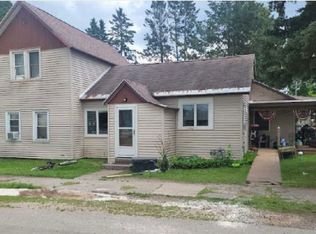 7921 River St, Rapid River, MI 49878