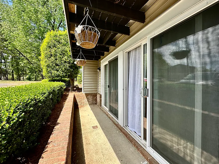 1645 Arlyn Cir #A — Photo 22