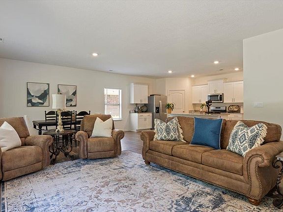 5th image of 240 Meadowland Ln