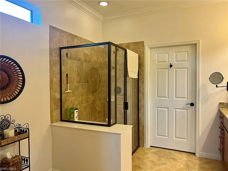 6437 Liberty St — Photo 13