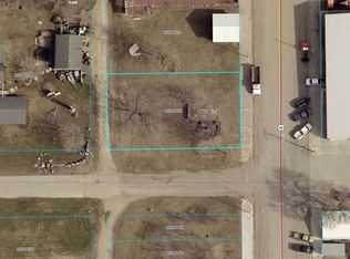 114 Main St, Wells, MN 56097