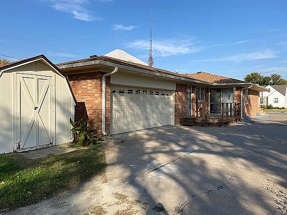 Back, garage and deck