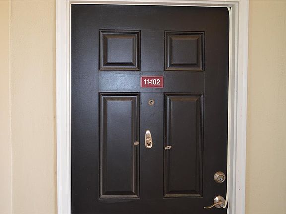 4th image of 930 SPRING PARK STREET #102