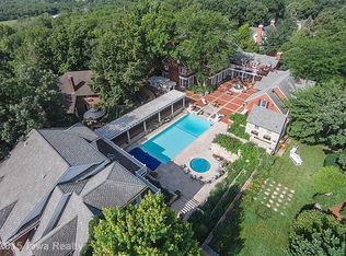 3407 Lincoln Place Dr, Des Moines, IA 50312