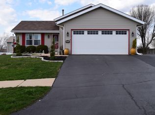 5440 Talladega Dr, Loves Park, IL 61111