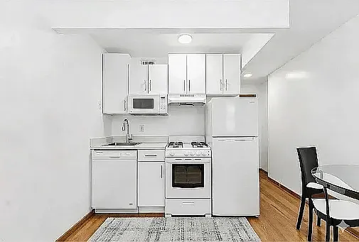 1425 York Ave #5B — Photo 2