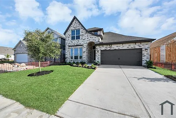 4 bed, 2700 sqft, $4,100 — Photo 3