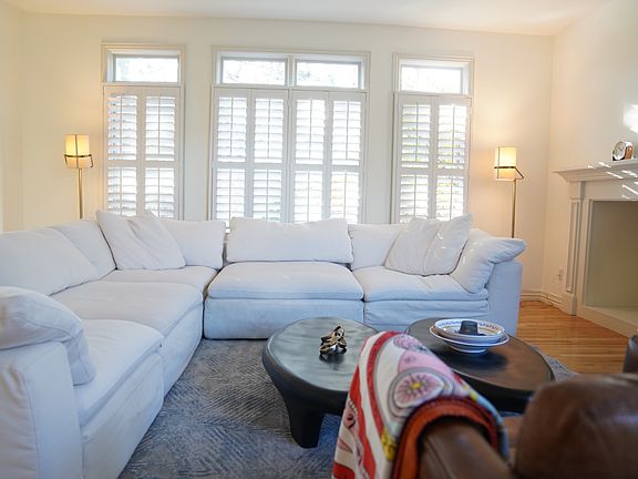 5th image of 35 Coral Pl