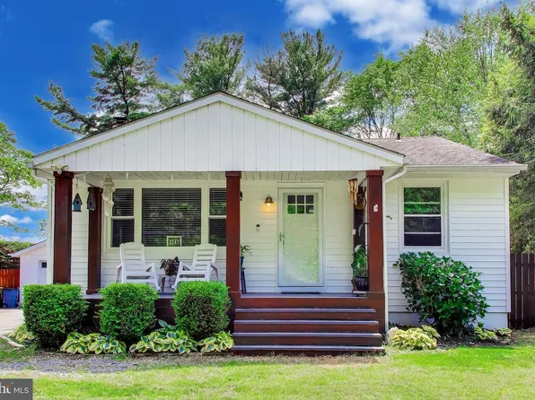 2743 Bayside Beach Rd, Pasadena, MD 21122