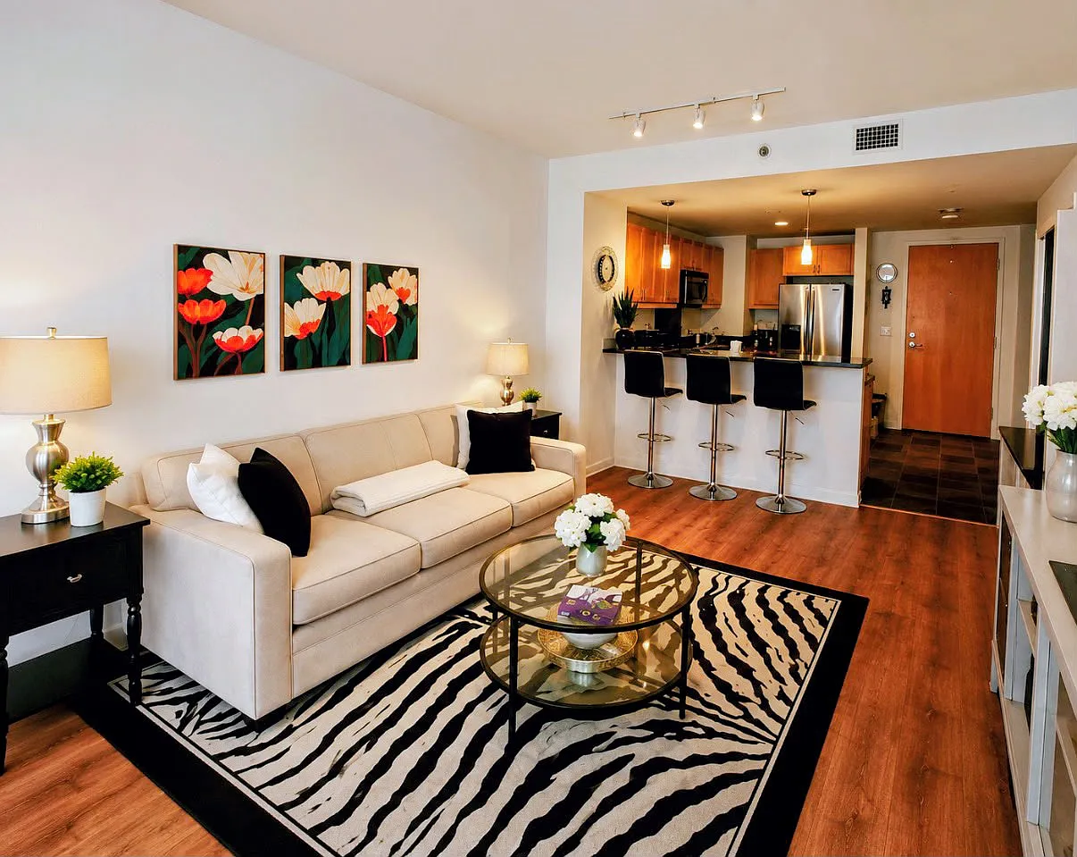 1 bed, 735 sqft, $2,995 — Photo 1