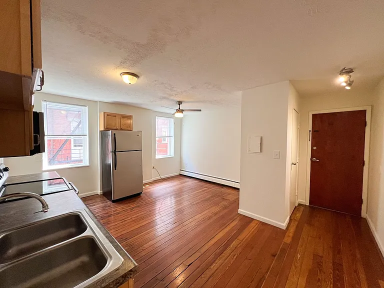 2716 Woodburn Avenue — Photo 5