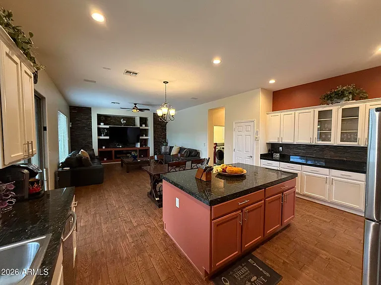 2245 W Clearview Trl — Photo 59