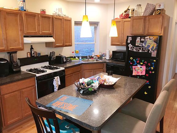 3rd image of 1746 N Hermitage Ave #2