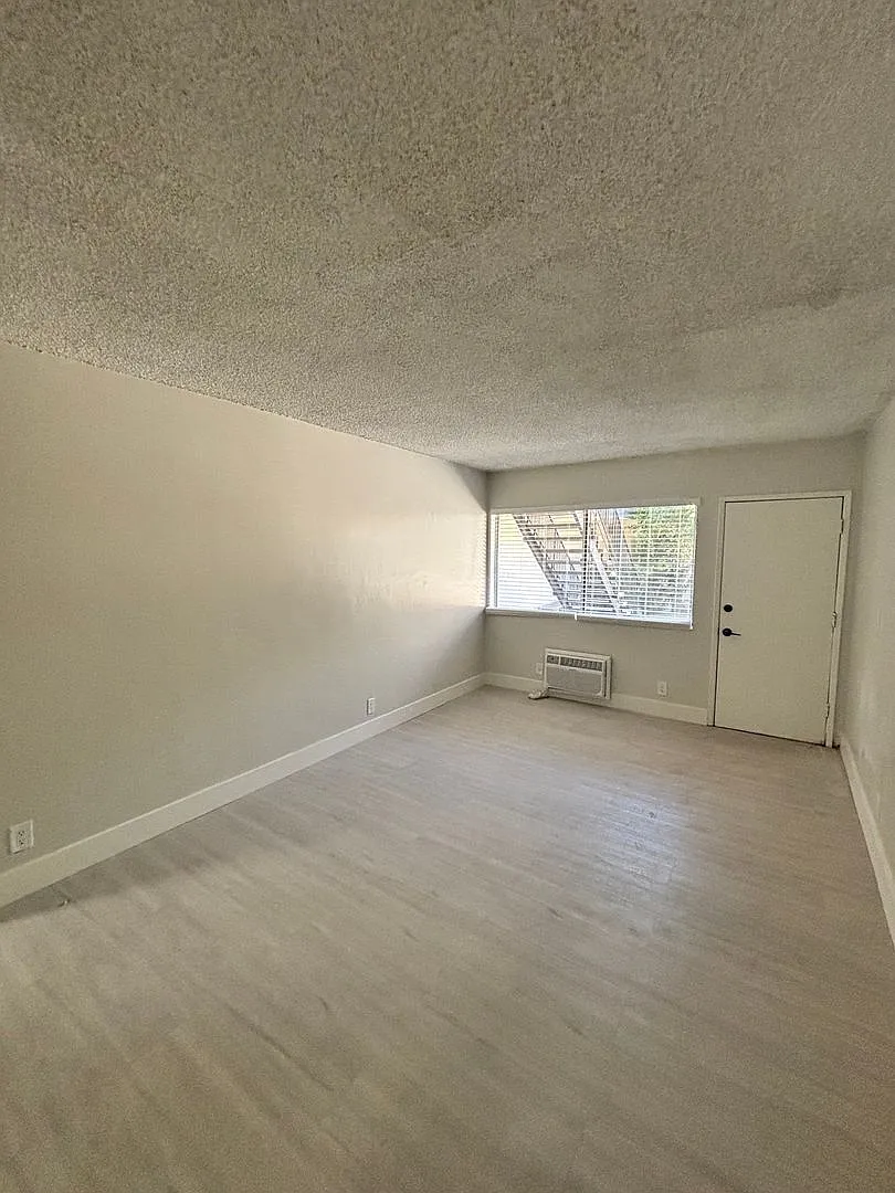 Studio, 1.0 bath, 650 sqft, $1,850 — Photo 3