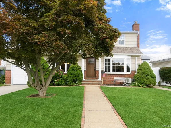 1865 Dover Road, Wantagh, NY 11793