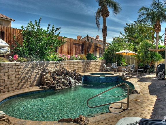 2nd image of 78860 Villeta Dr