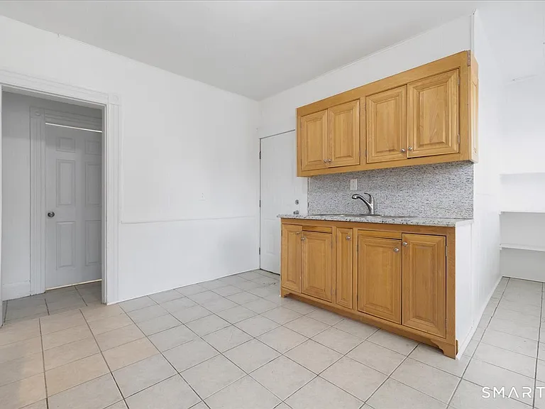 52-54 Hanover St #1 — Photo 12