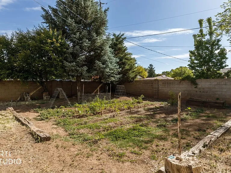 580 N 500 W — Photo 24