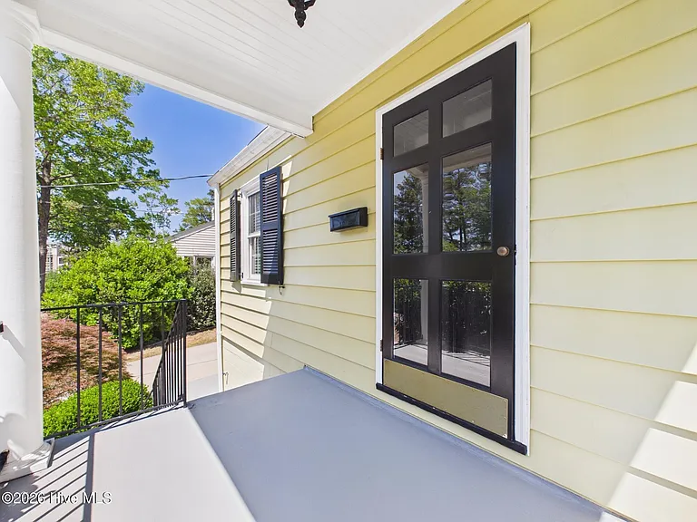 2912 Oberlin Rd — Photo 8