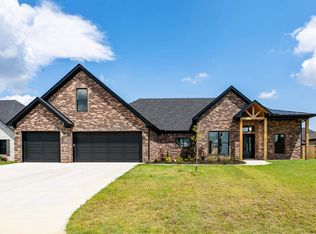 6048 Majestic Waters Dr, Benton, AR 72019
