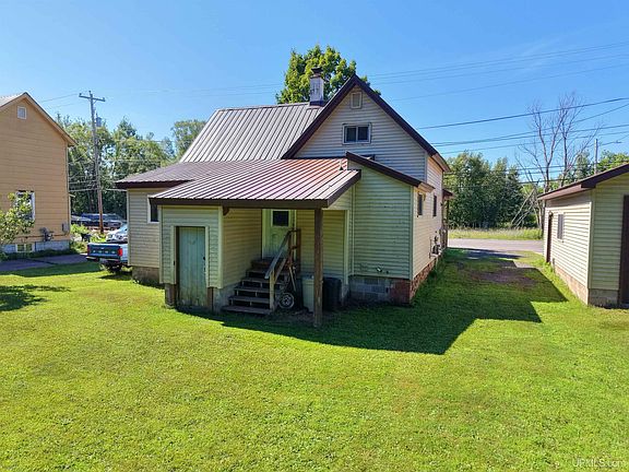 3rd image of 28206 9th St
