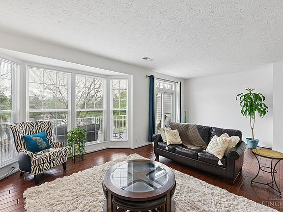 3rd image of 4189 Lakeknoll Dr