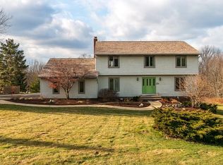 11300 Hidden Springs Dr, Chardon, OH 44024