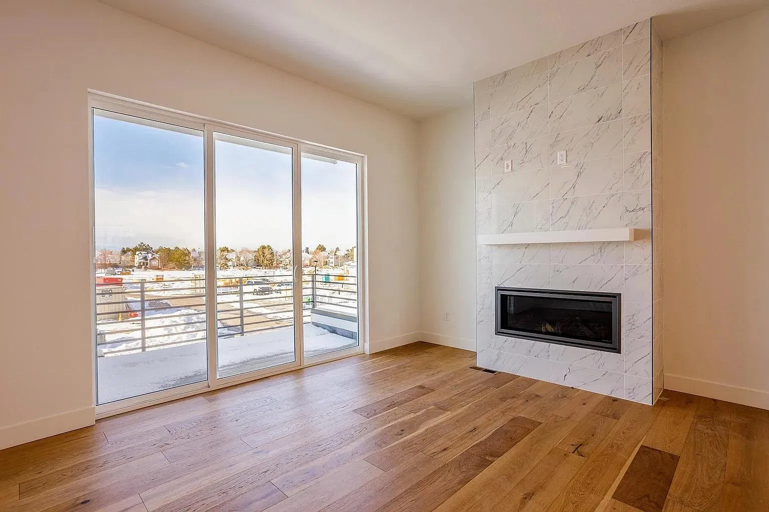 3 bed, 3.5 bath, 2060 sqft, $3,500 — Photo 4