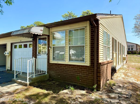 8b Deerfield Drive, Whiting, NJ 08759