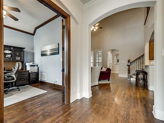 5th image of 2616 Lady Viviane Ln