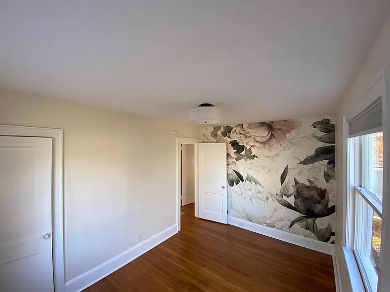 420 Bickett Blvd — Photo 15