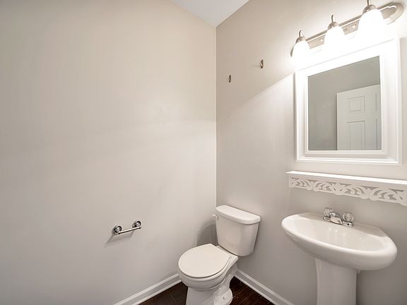 5th image of 521 Rock Island Way