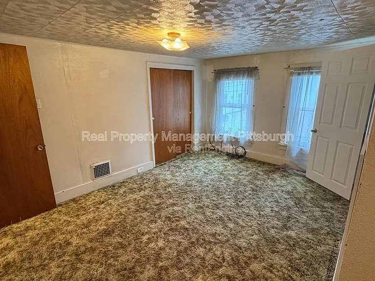 2812 Edwards Way — Photo 10