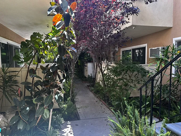 11956 Gorham Ave #12A — Photo 4