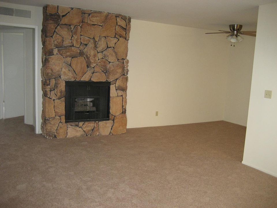 2nd image of 5202 Noble Ave APT 103