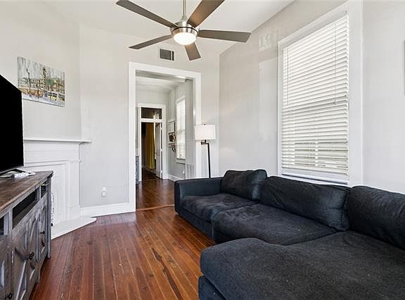3rd image of 1914 Fern St