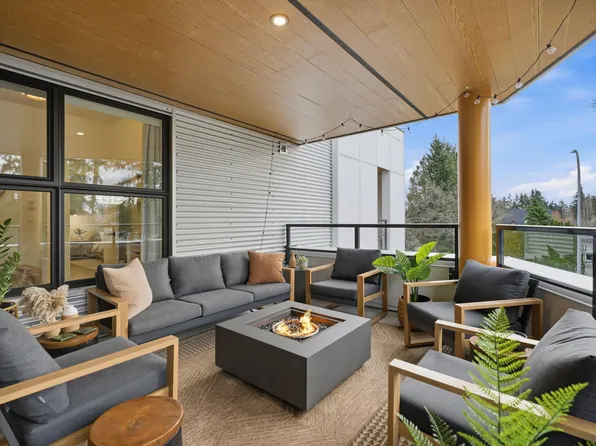 2635 King George Blvd #338, Surrey, BC V4P 0H7