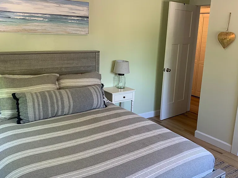 421 E State St #3 — Photo 9