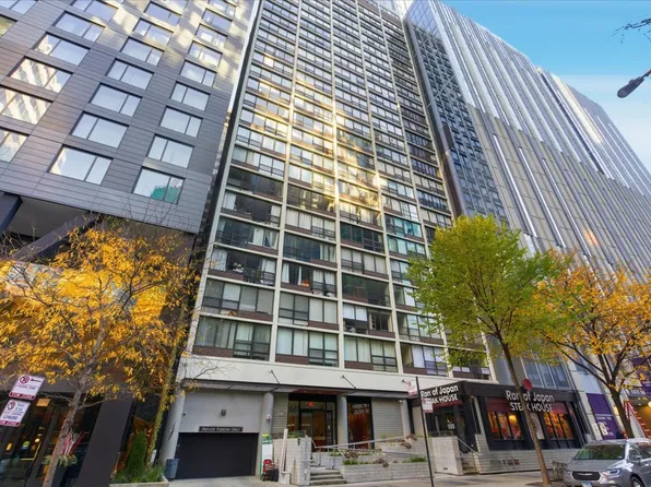 230 E Ontario St APT 804, Chicago, IL 60611