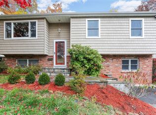 83 Dartley St, Stamford, CT 06905