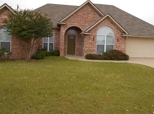 1417 Glenwood Dr, Stephenville, TX 76401