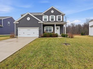 1262 Forest Edge Dr, Marysville, OH 43040