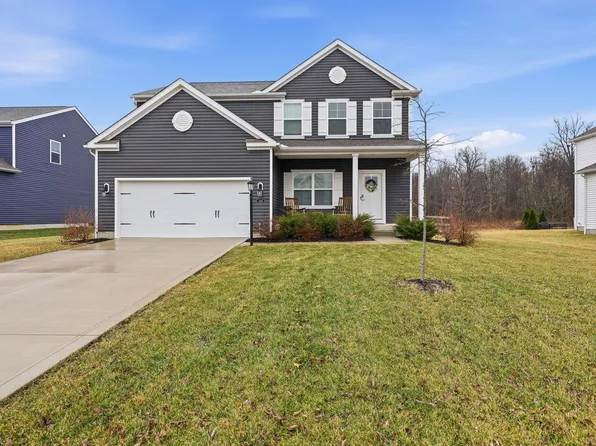 1262 Forest Edge Dr, Marysville, OH 43040