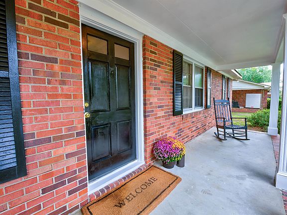 5th image of 21 Garden Springs Rd