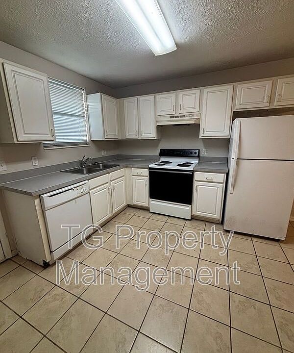 1st image of 325 5th Ave S APT B