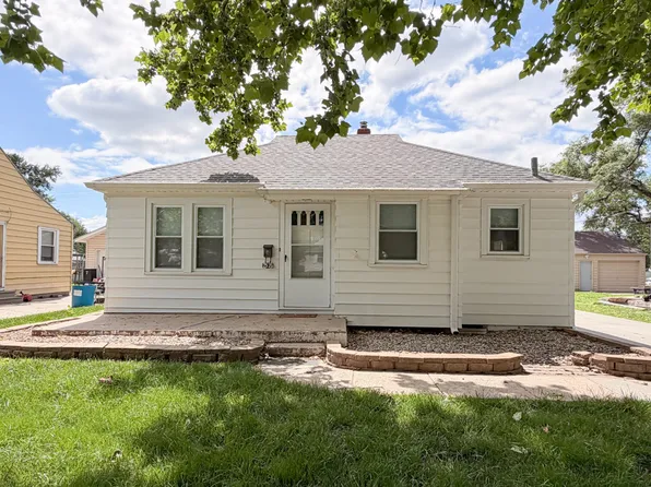 2526 Hancock St, Bellevue, NE 68005
