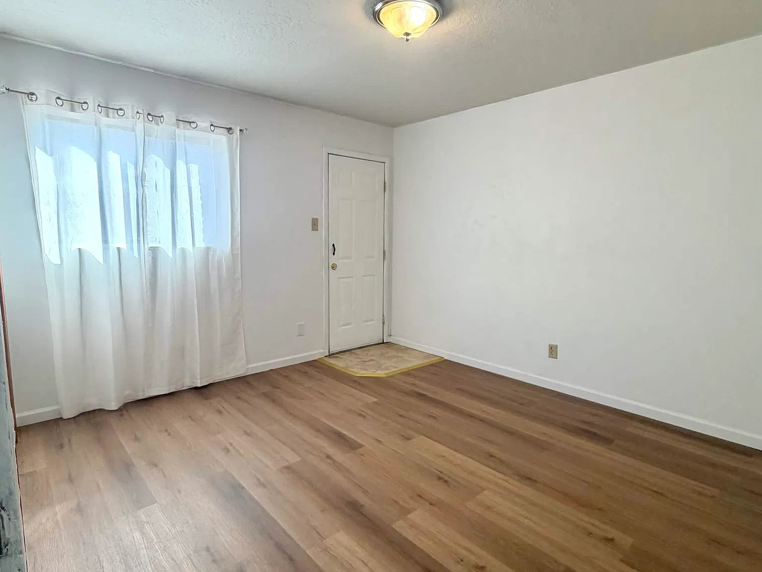 2 bed, 820 sqft, $1,250 — Photo 1