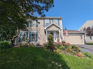8257 Dampier Cir, Liverpool, NY 13090