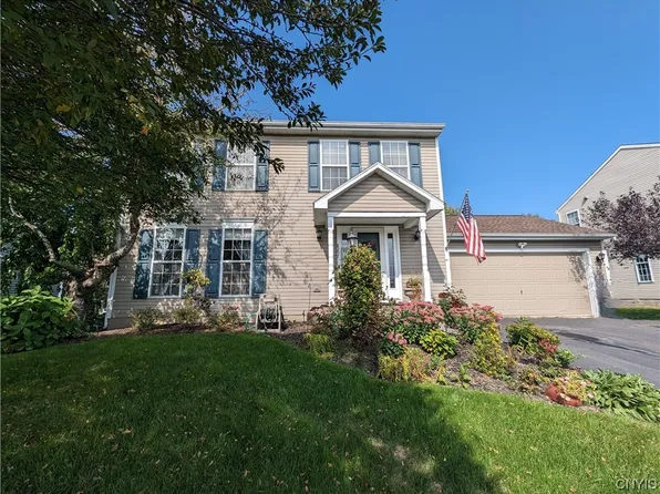 8257 Dampier Cir, Liverpool, NY 13090
