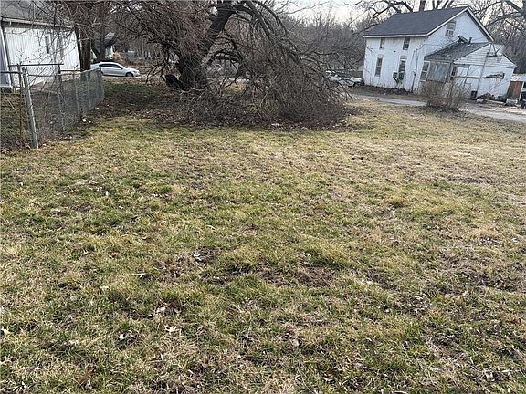 2nd image of 1028 Pottawatomie St